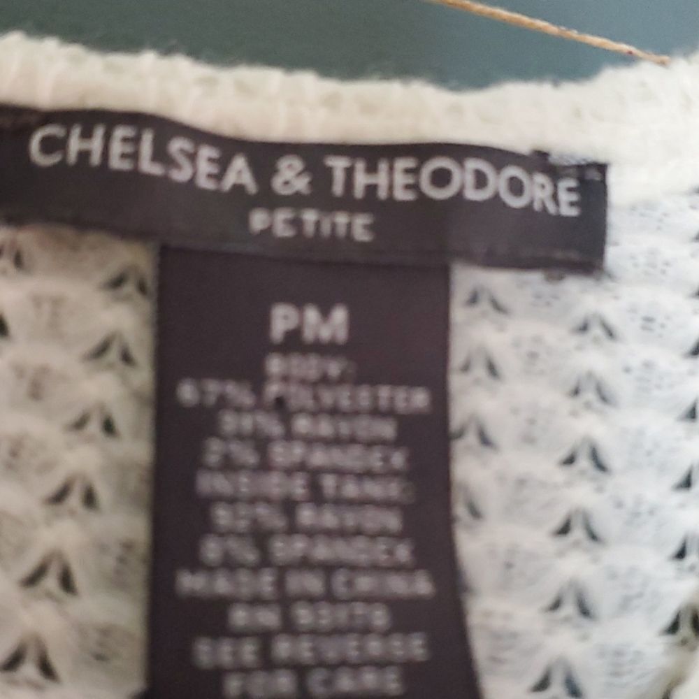 Chelsea & Theodore tunic, womens top white, MEDIUM Petite - Picture 4 of 9